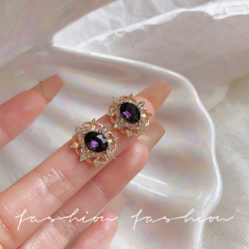 Mid-style amethyst lace stud earrings for women, light luxury, high-end, fashionable and elegant earrings, retro earrings, Yiwu accessories details Picture