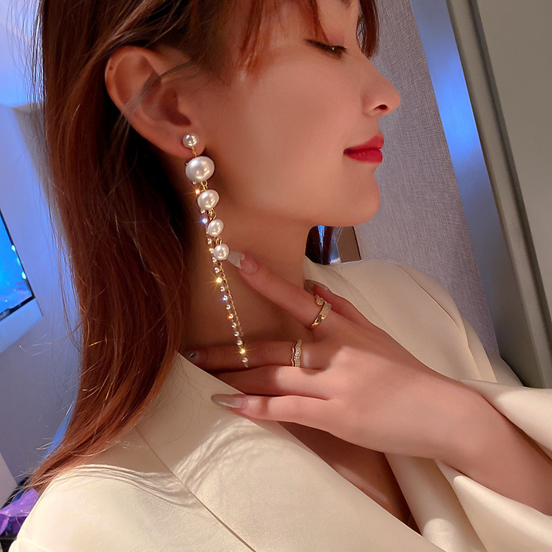 Diamond-encrusted pearl tassel earrings, European and American style long earrings, fashionable and trendy earrings wholesale Specification drawing
