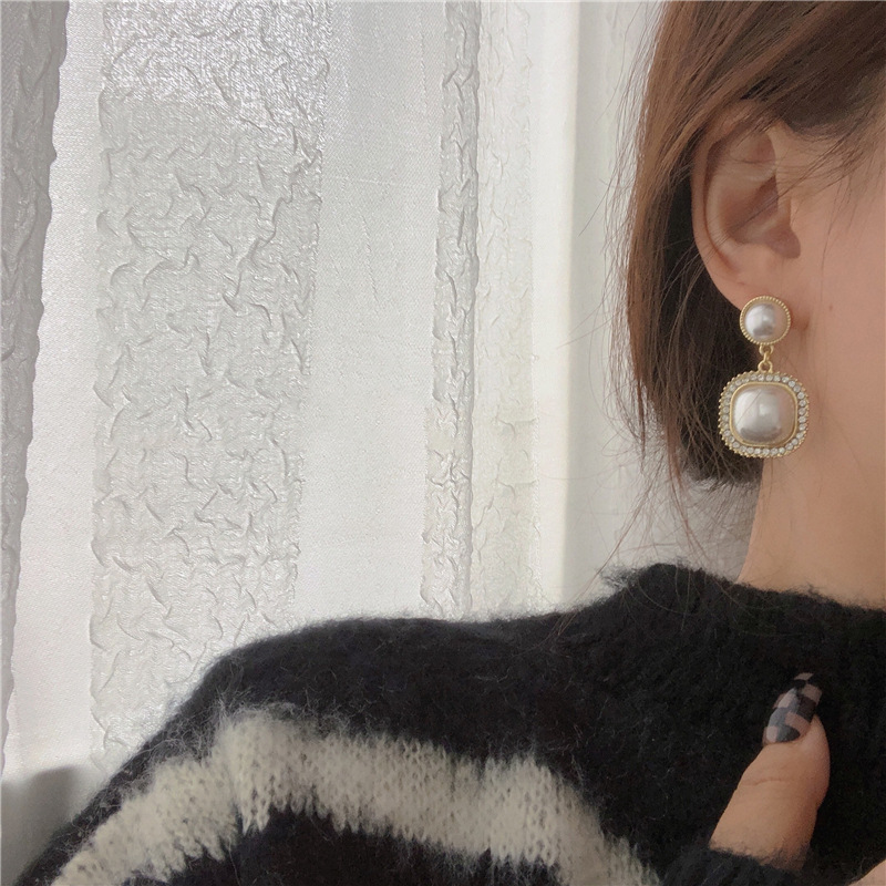 925 Silver needle square pearl stud earrings for women, Korean style, trendy and high-end earrings, versatile on Instagram Specification drawing