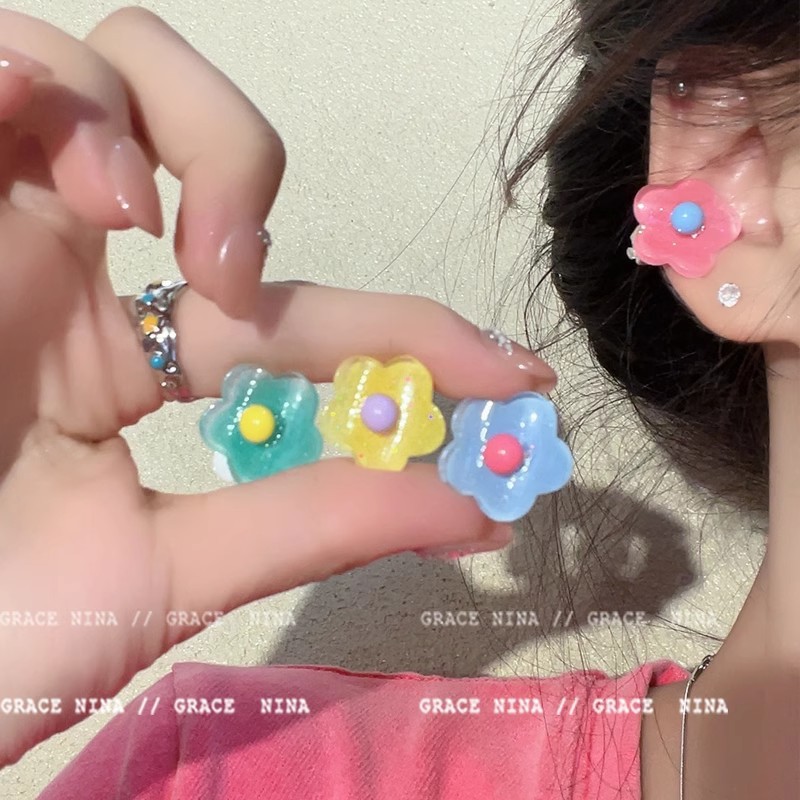 Summer graffiti colorful flower ear clips for women without ear piercings 2025 New bestseller, high-end and elegant sweet earrings full figure