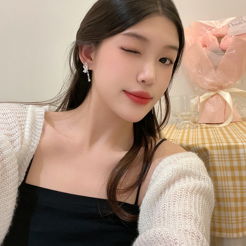 Sweet butterfly tassel earrings, super fairy and niche design, French high-end style, elegant earrings, grand earrings wholesale Application Scenario