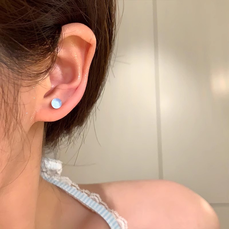 A six-piece set of small and simple earrings for women with starry sky, sparkling and transparent colors, featuring bean earrings Application Scenario