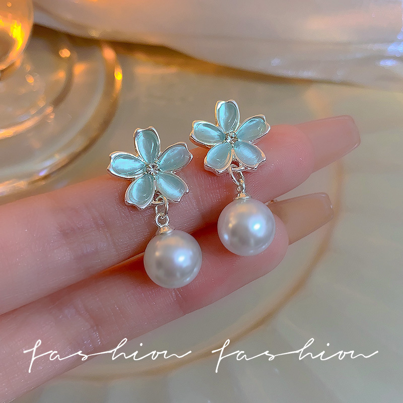 925 Silver Needle Flower Pearl Earrings, a unique and niche design for women, mint green stylish earrings, wholesale earrings in Yiwu full figure