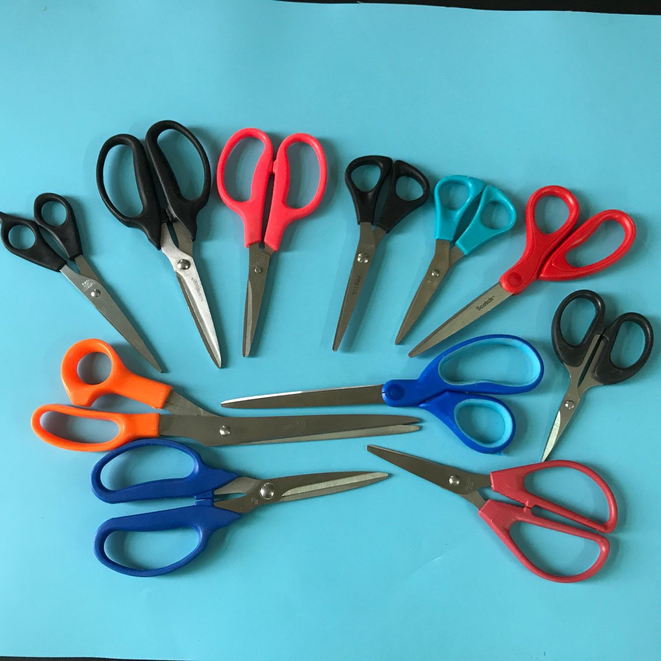 The large scissors processing style is randomly sent for one or two yuan wholesale supply. It can be given as a gift or small gift at the street stall Specification drawing