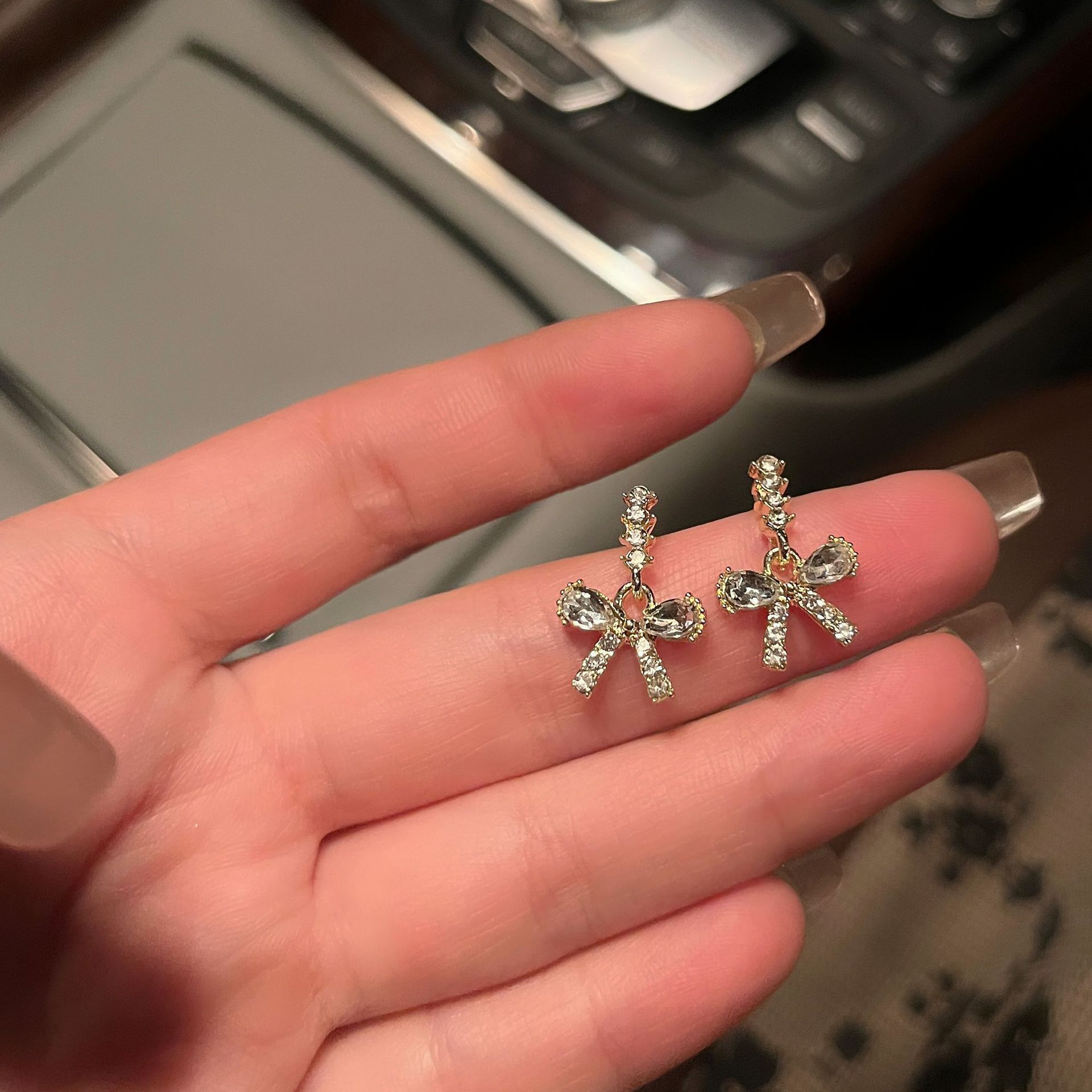 S925 Silver Needle Bow Earrings, a new summer trendy and niche design, are exquisite and small stud earrings for women Application Scenario