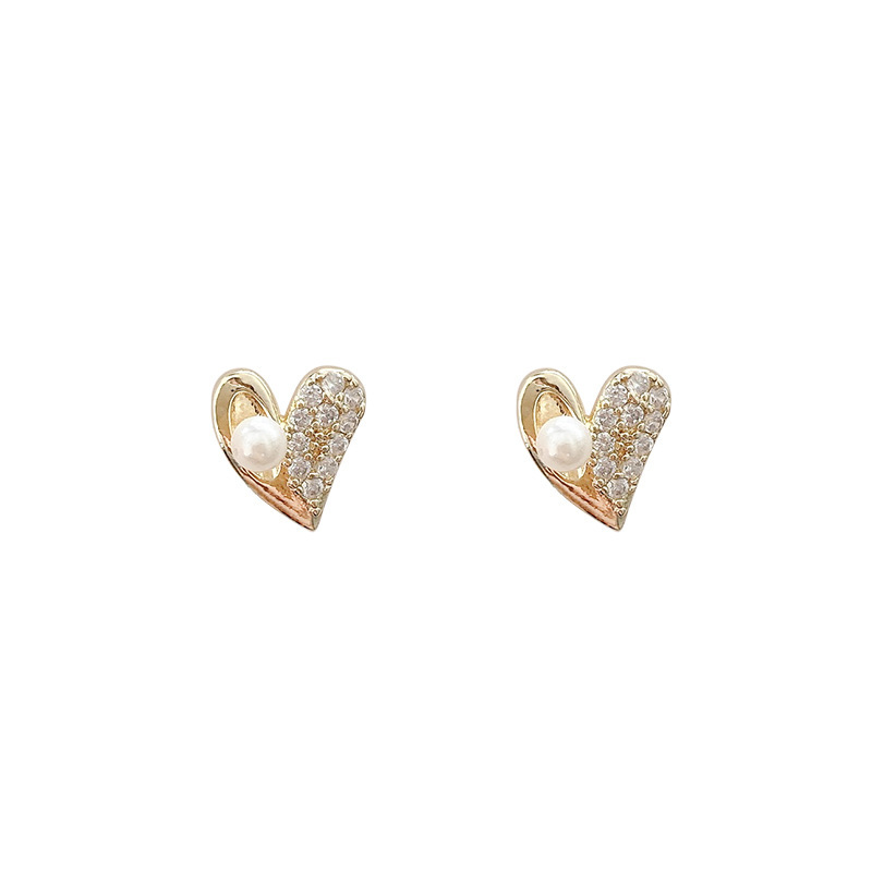 925 silver needle micro-inset heart-shaped stud earrings, a niche, exquisite and versatile pearl earring, a high-end and elegant accessory for women. Wholesale Item Picture