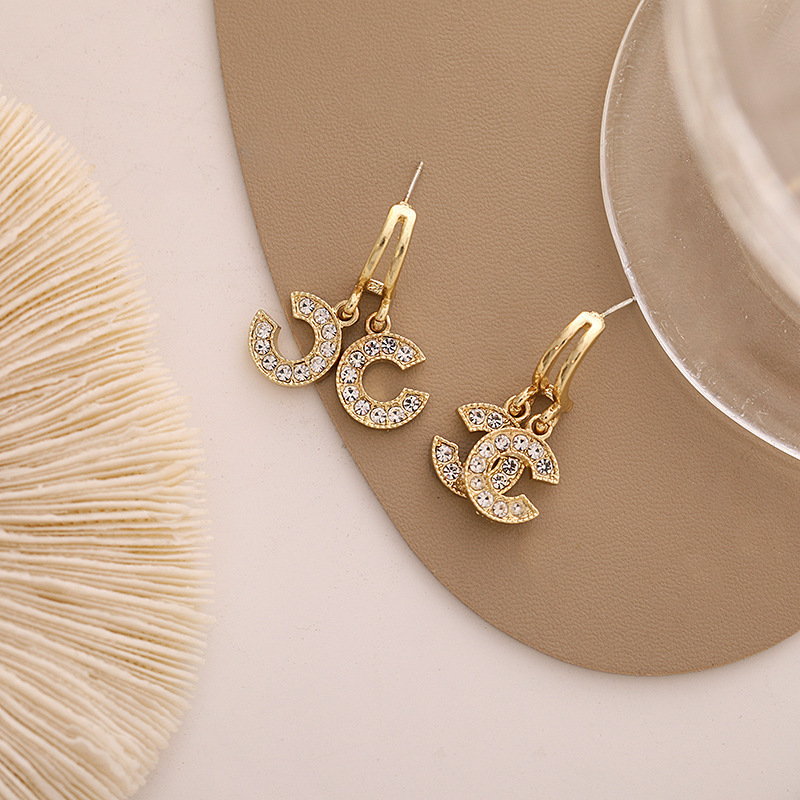 S925 silver needle studded with diamonds retro letter C earrings, a female Internet celebrity's fashionable, simple and elegant style, INS cold style stud earrings details Picture