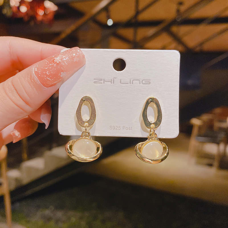 S925 Silver Needle, a popular Instagram cat-eye pendant, new trendy earrings, simple and elegant earrings for Hong Kong-style women Specification drawing