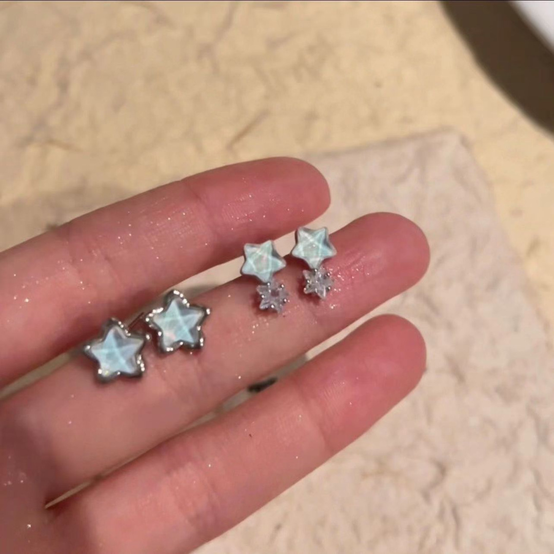 Clear blue star zircon stud earrings for women, small, exquisite and cool style earrings, niche design, high-end earrings, 925 silver full figure