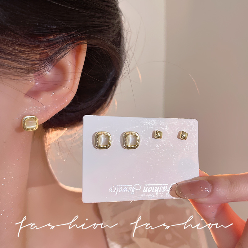 Two pairs of cat's eye stone heart-shaped square stud earrings for women, exuding a sense of high-end elegance, small and exquisite mini earrings, daily earrings details Picture
