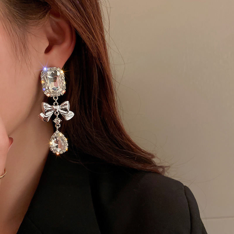 Super fairy-like retro bow tassel earrings for women, long, light luxury style, diamond-encrusted exaggerated earrings S925 silver needle earrings Specification drawing