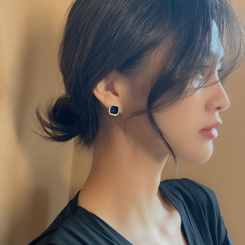 S925 Silver needle black square fashionable earrings, oil-dripping geometric diamond-encrusted small commuter stud earrings, elegant Korean earrings details Picture