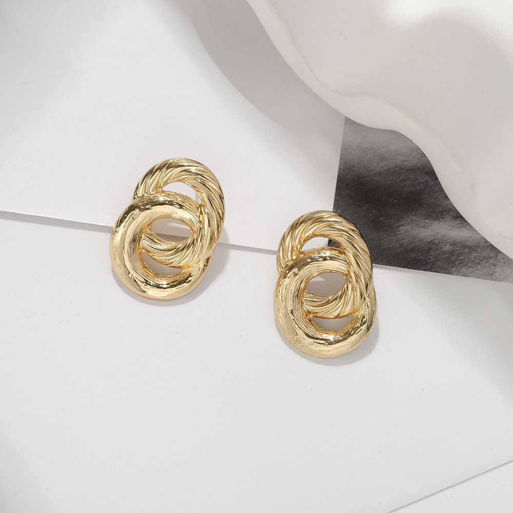ins retro court-style irregular overlapping double-ring metal earrings with a niche and elegant design details Picture