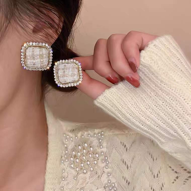 S925 Silver needle checkerboard checkered fabric diamond square stud earrings, Korean niche girl retro checkered Ins-style earrings details Picture
