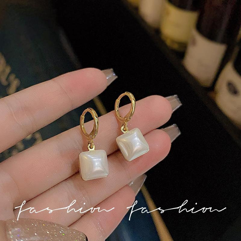 High-end pearl earrings, unique women's earrings, stylish stud earrings, 2023 new trendy bestsellers, niche geometric earrings Specification drawing