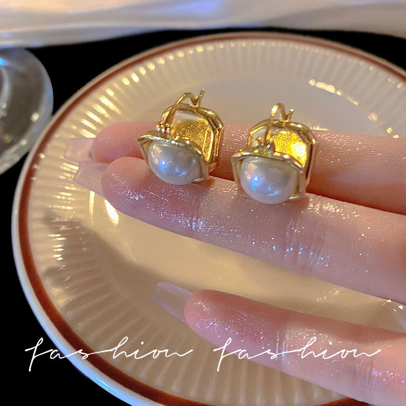 925 Silver needle pearl square ear buckle French light Luxury high-end style earrings, fashionable and simple earrings wholesale for women details Picture