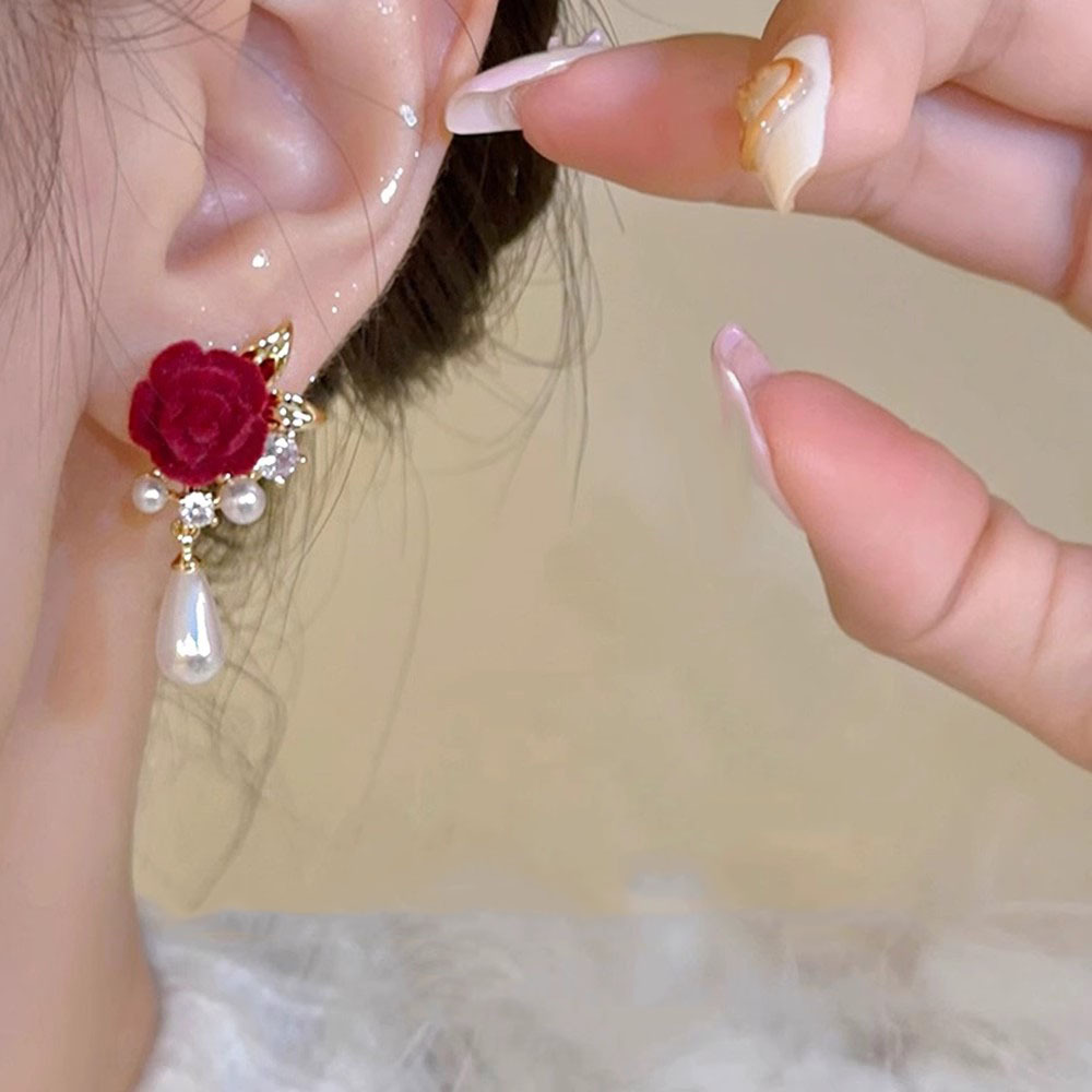 French red plush flower stud earrings, a retro and fashionable Hong Kong style earring with a unique design and simple style Specification drawing