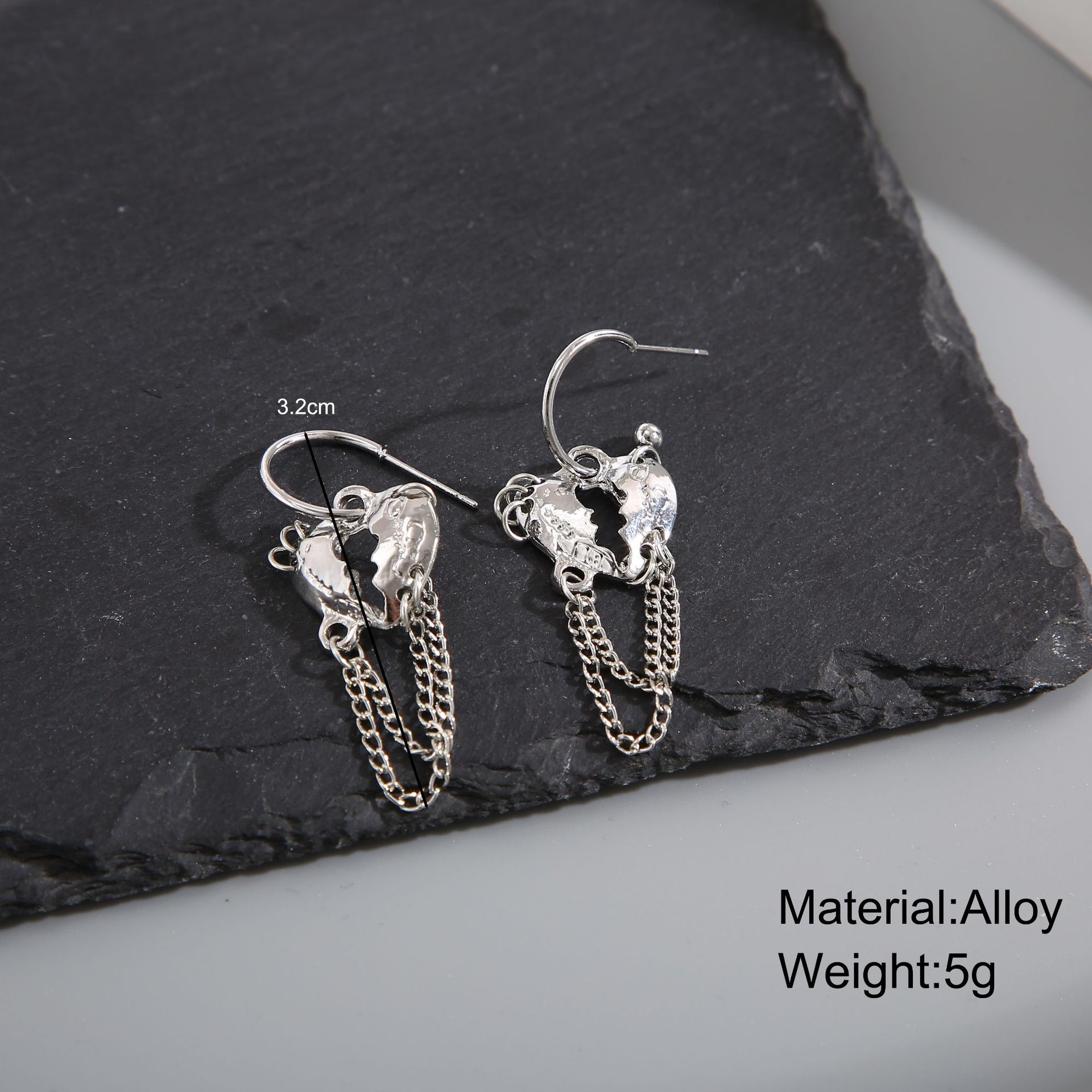 Cross-border creative retro design sense female split chain heart-shaped earrings, sweet and cool girl tassel stud earrings, metal ear buckles details Picture