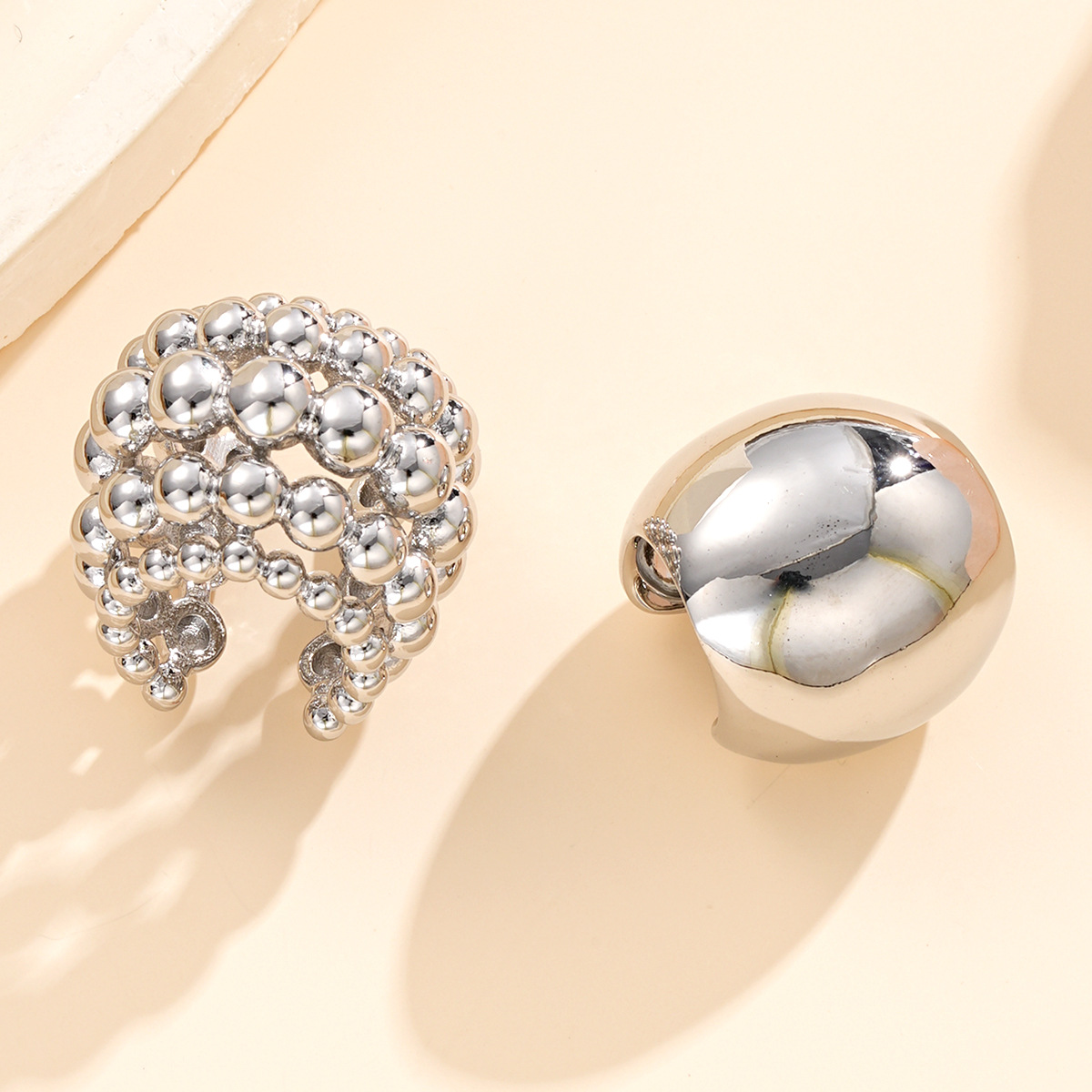 A new cross-border creative and exquisite C-shaped semi-circular beaded ear clip, a fashionable accessory and a set of high-end copper earrings for women Application Scenario