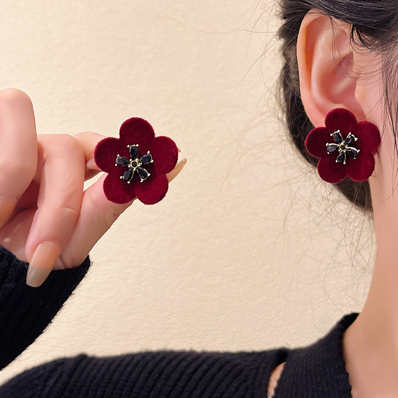 Ankela Red flower diamond-encrusted stud earrings for women, with a unique and elegant touch, are new 2025 bestsellers details Picture