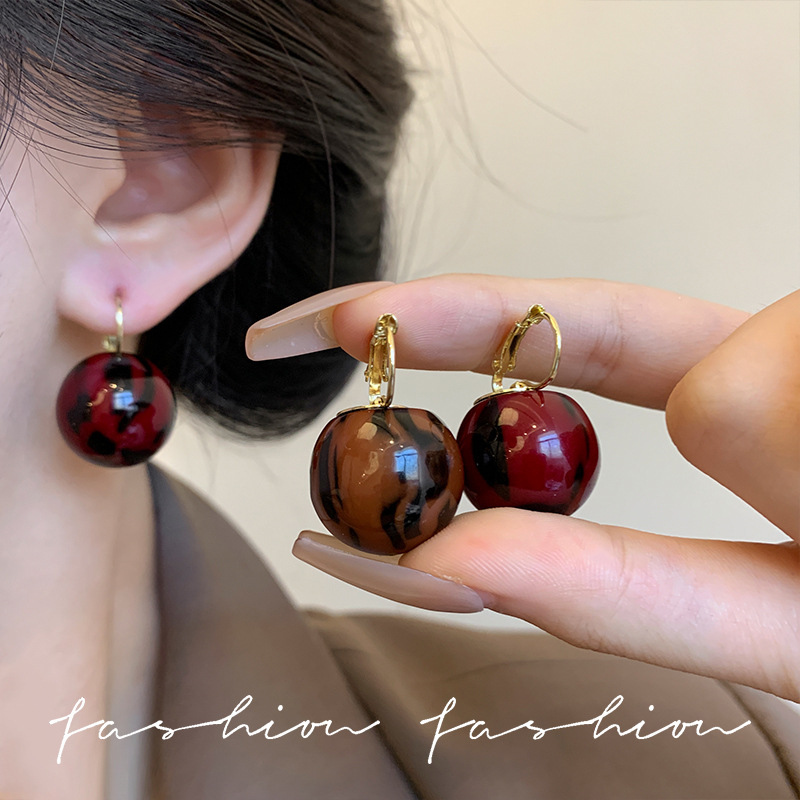 The new vintage sugar bean stud earrings in wine red are expected to be a bestseller in 2025. They are a niche design for women with a cool style details Picture