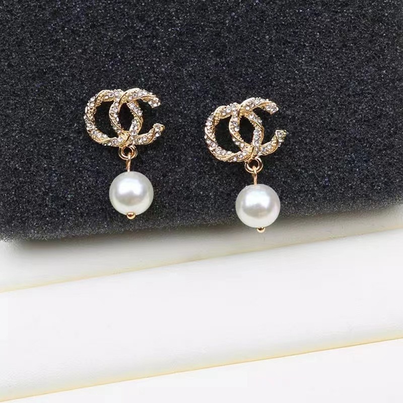 S925 Silver Needle Double c Earrings, a new trendy and stylish pearl stud earrings for women wholesale details Picture