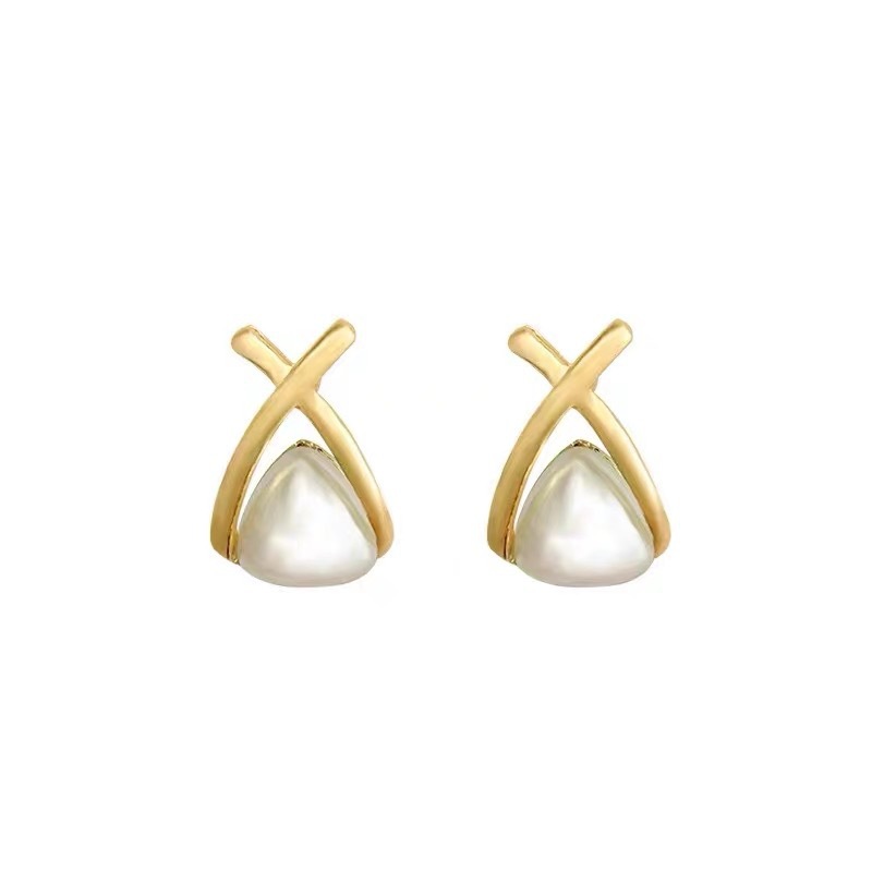 S925 Silver needle geometric triangular crossed pearl stud earrings for women, retro, simple and elegant, light luxury earrings wholesale Item Picture
