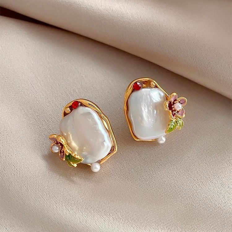 Monet's Garden Irregular Baroque natural large pearl stud earrings, women's design sense, niche earrings, high-end earrings details Picture