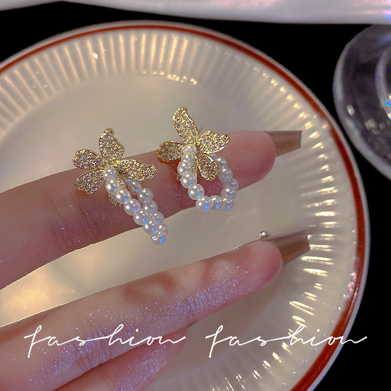 925 Silver Needle Flower Pearl Earrings for women, sweet and elegant, high-end, exquisite and niche earrings, a new trend in 2022 full figure