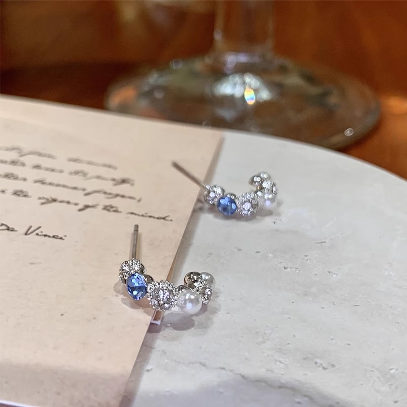Korean-style zirconium pearl earrings, a unique and stylish female bestseller, stud earrings with a light luxury, niche and high-end feel details Picture