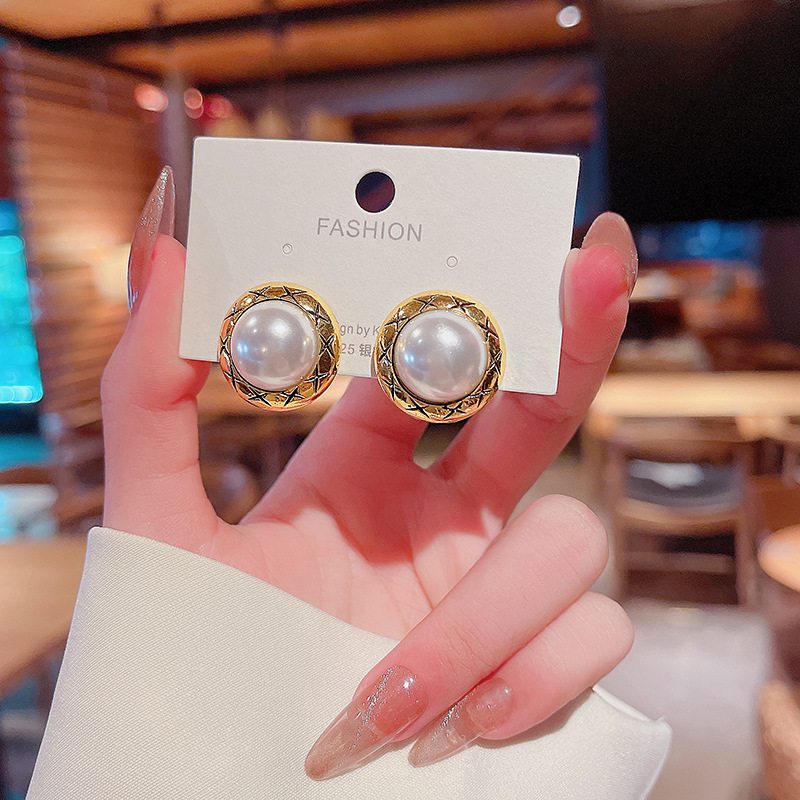 European and American style retro circle earrings, women's S925 silver needle design, cold style stud earrings and accessories wholesale full figure