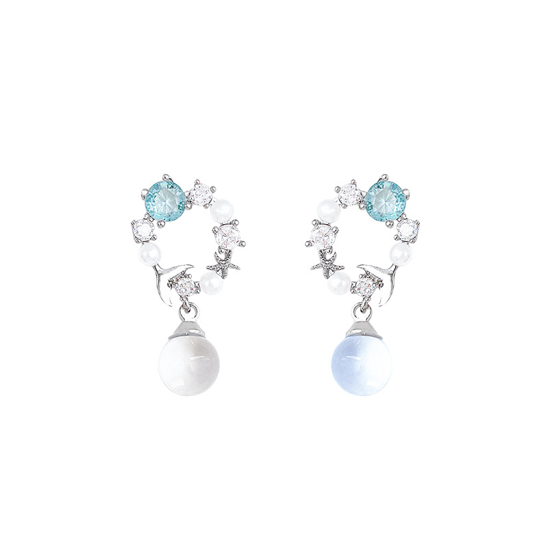 Forest-themed exquisite silver fishtail garland earrings, a unique and cool feminine touch, light luxury stud earrings, and long pearl earrings Item Picture