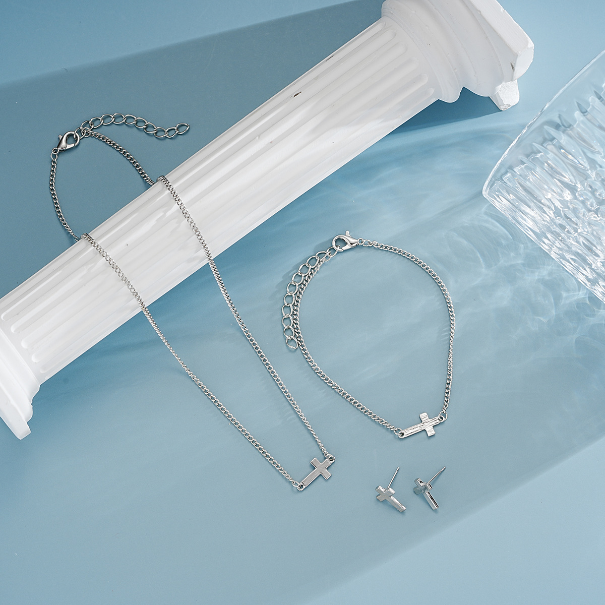 Cross-border European and American fashion, simple and niche design cross stud bracelet necklace set, high-end design sense set Application Scenario