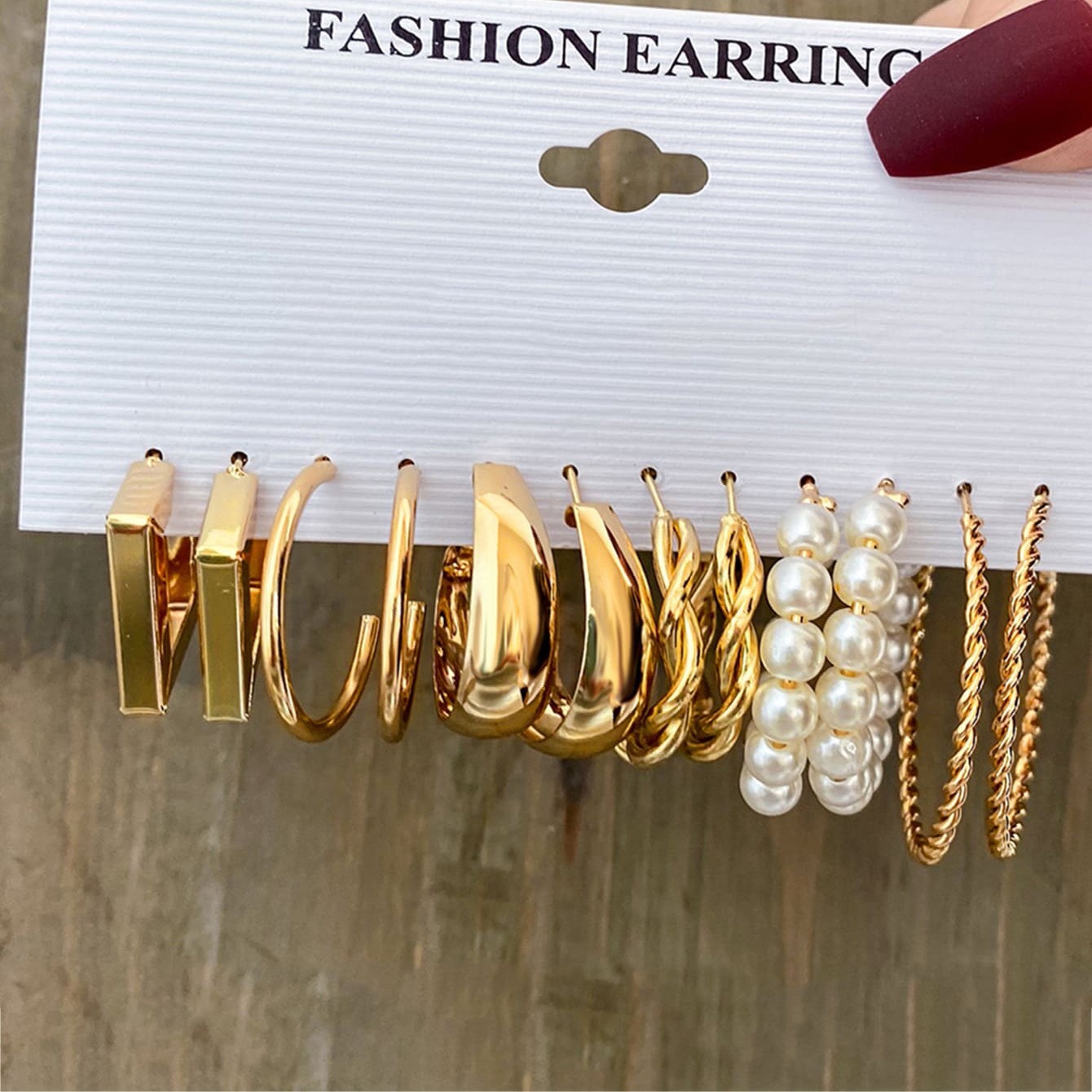 A 18-piece set of fashionable, creative and exquisite C-shaped geometric pearl metal earrings, a popular cross-border accessory from Europe and America for women Specification drawing