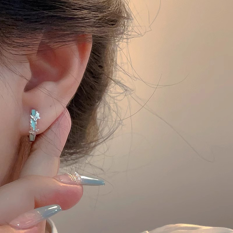 Light blue glazed butterfly earrings, a new Chinese-style ear stud and ear buckle with a light luxury and high-end feel for women, are unique and niche ear rings and earrings Specification drawing