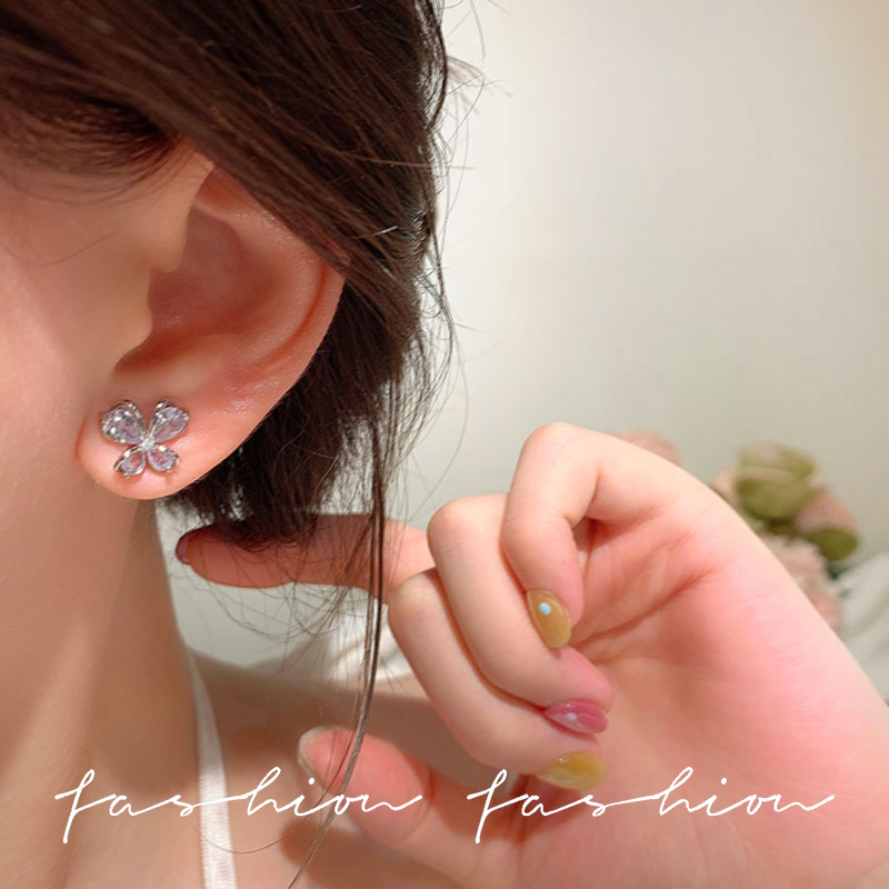 Summer zirconium ice crystal butterfly stud earrings for women, light luxury and high-end exquisite earrings, niche design, unique style and charm Specification drawing
