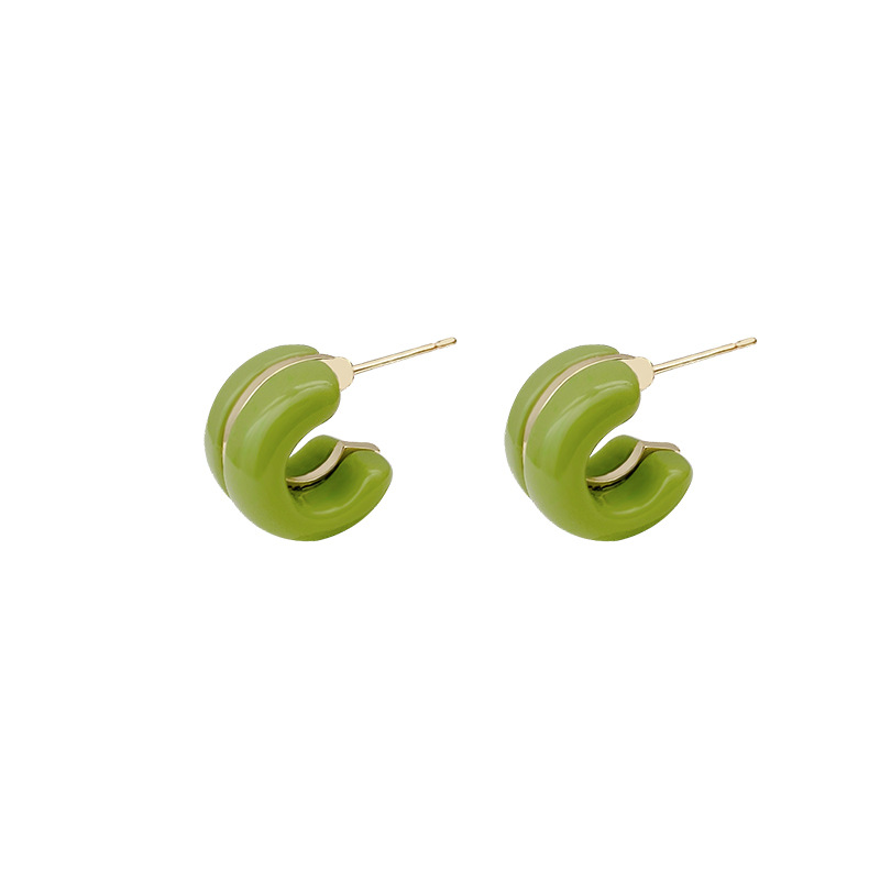 Simple C-shaped niche earrings for women, with a high-end and elegant design, light luxury stud earrings. Wholesale of the new 2023 stud earrings Item Picture