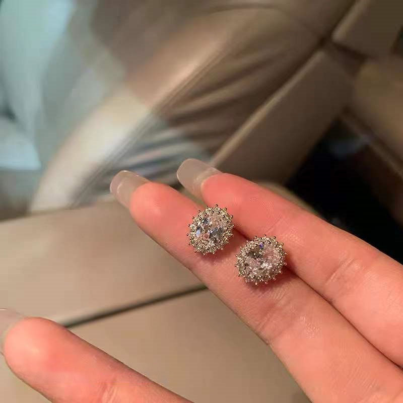 Niche design sense, light luxury, pigeon egg stud earrings, gentle and feminine style earrings, 2022 new trendy earrings and accessories full figure