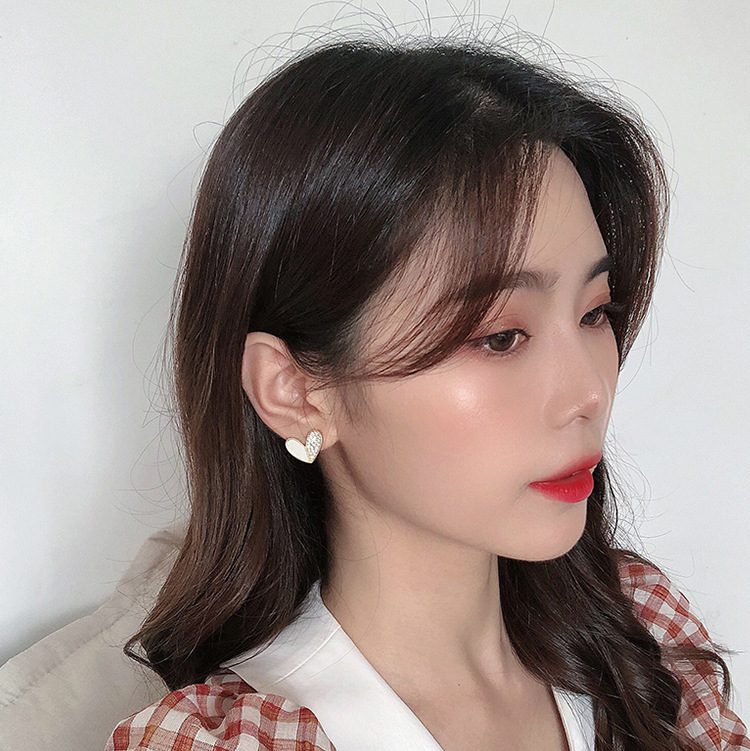 S925 Silver Needle, heart-shaped diamond-encrusted, unique heart, delicate and small stud earrings for women from Dongdaemun, South Korea Specification drawing