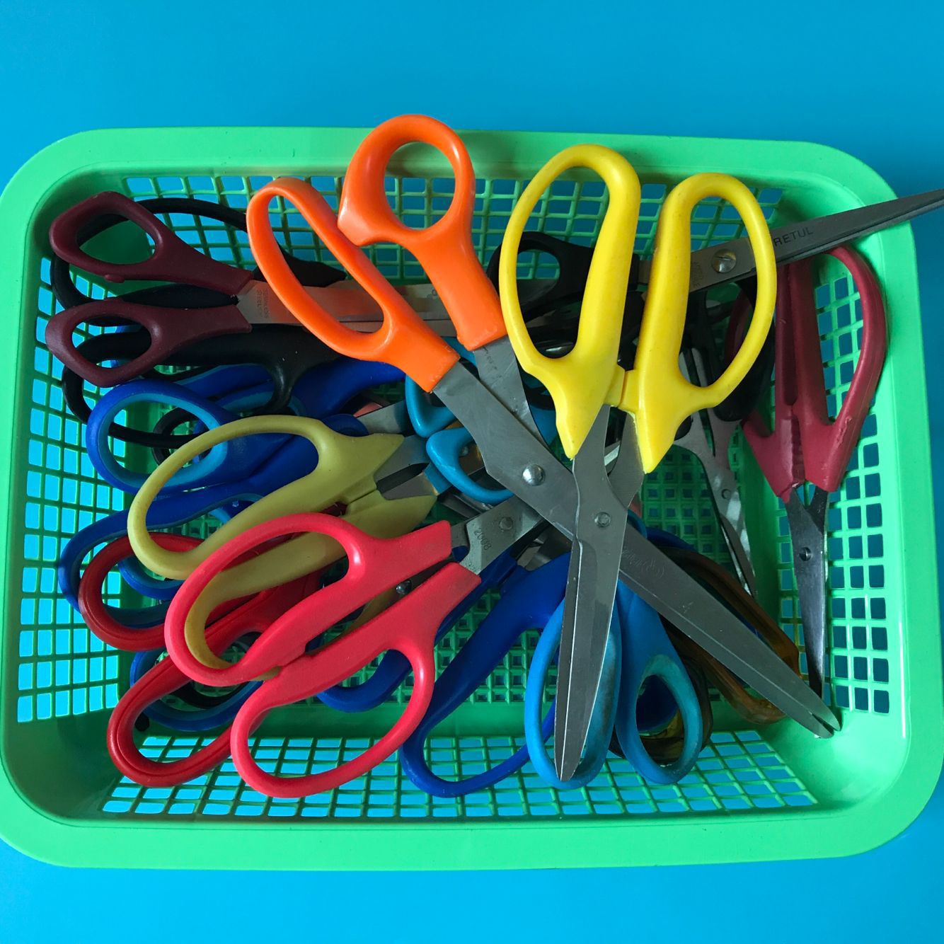 The large scissors processing style is randomly sent for one or two yuan wholesale supply. It can be given as a gift or small gift at the street stall Item Picture