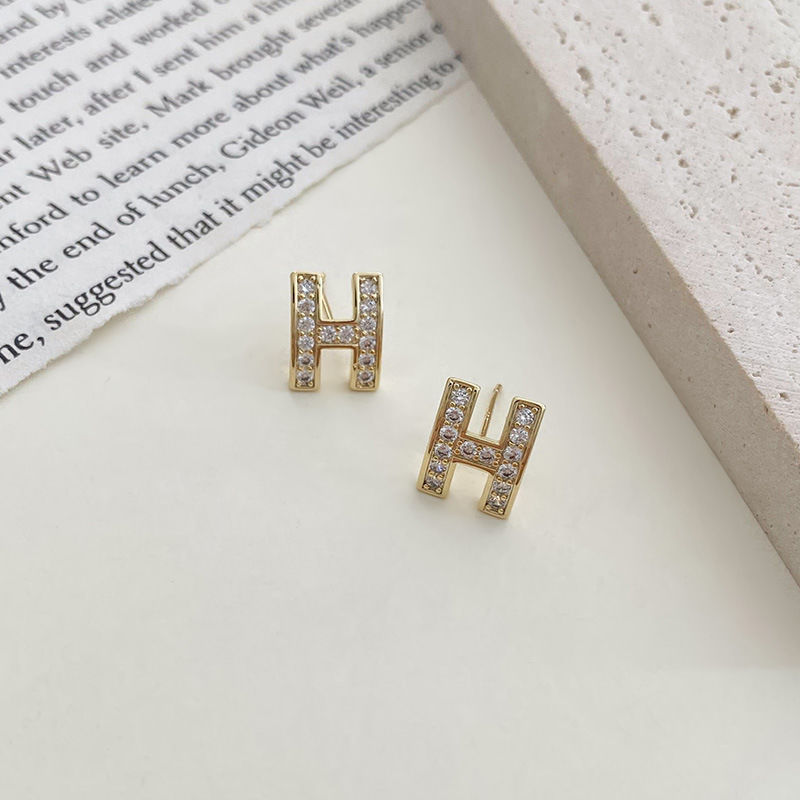 Full diamond H letter ins925 silver niche design, new trendy and high-end fashion stud earrings, a popular Internet celebrity details Picture