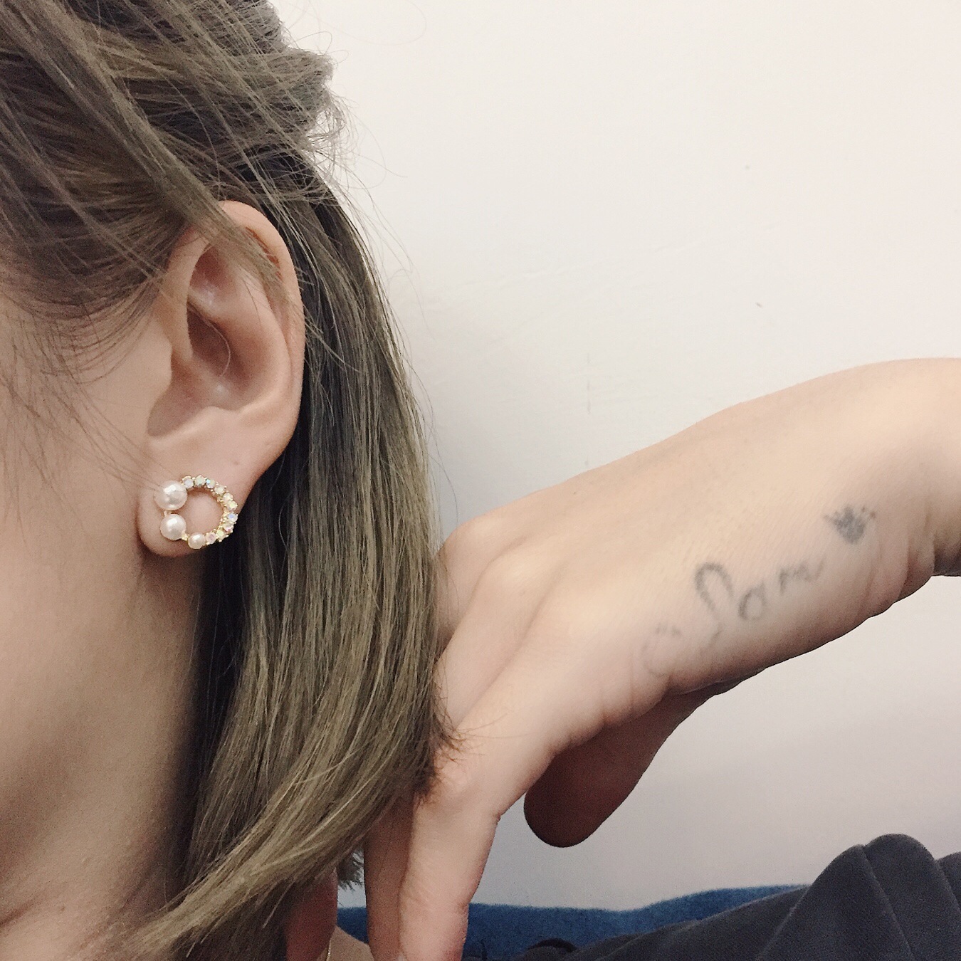 S925 silver needle full diamond exquisite small ear rings, elegant Korean pearl stud earrings, popular female earrings Application Scenario