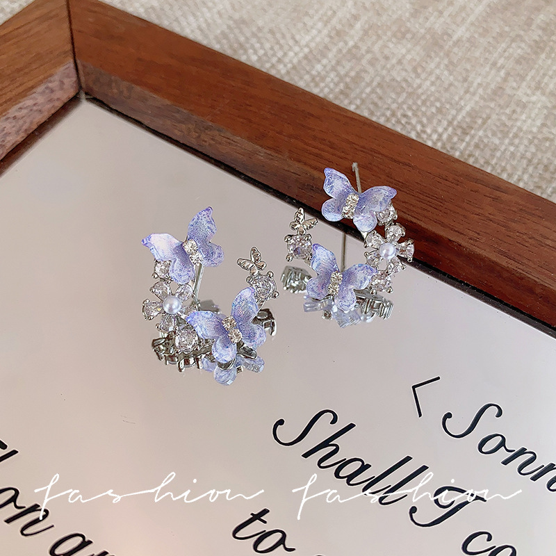 Gentle and sweet butterfly flower earrings, women's micro-inlaid zircon, light luxury, niche design sense, high-end summer earrings and earrings Application Scenario