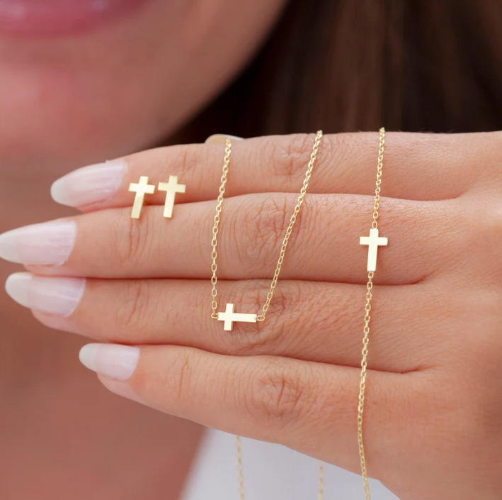 Cross-border European and American fashion, simple and niche design cross stud bracelet necklace set, high-end design sense set full figure