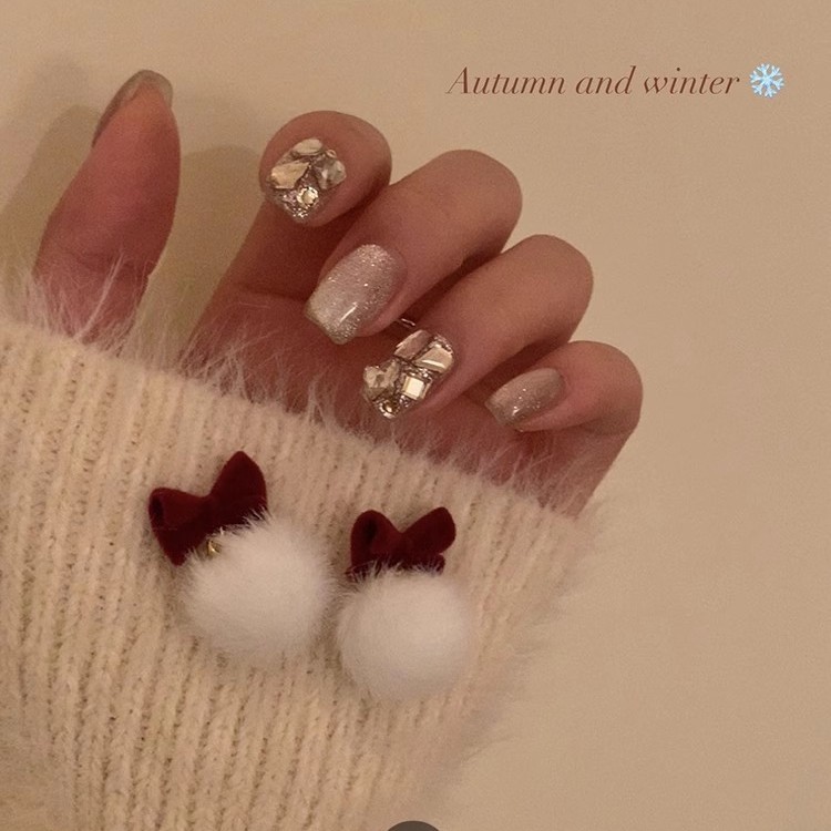 New Year and Christmas retro red earrings for women, a fashionable autumn and winter atmosphere, hairball stud earrings, and a niche design sense of earrings Application Scenario