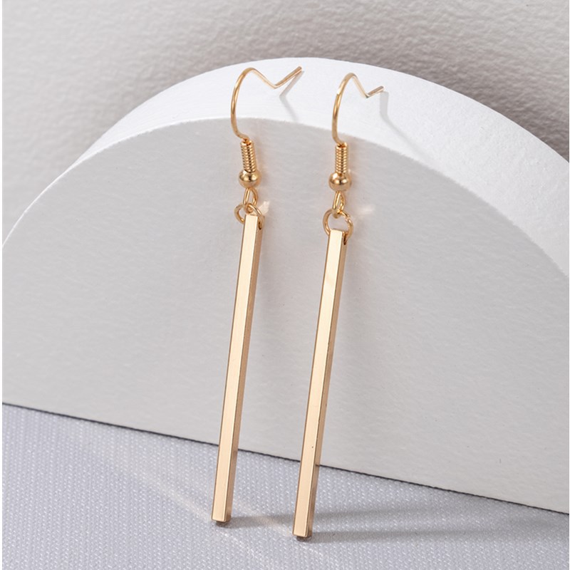 New European and American accessories: simple geometric three-dimensional rectangular stick earrings, women's ear hooks, and fashionable earrings details Picture