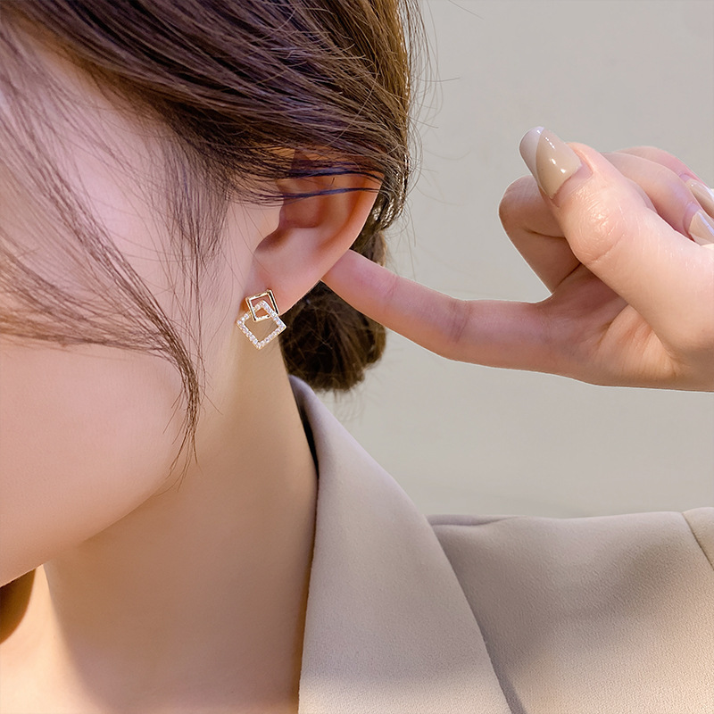 S925 Silver needle square bright diamond, simple and cold style, small and exquisite geometric earrings, ins style ear studs, Korean for women Application Scenario