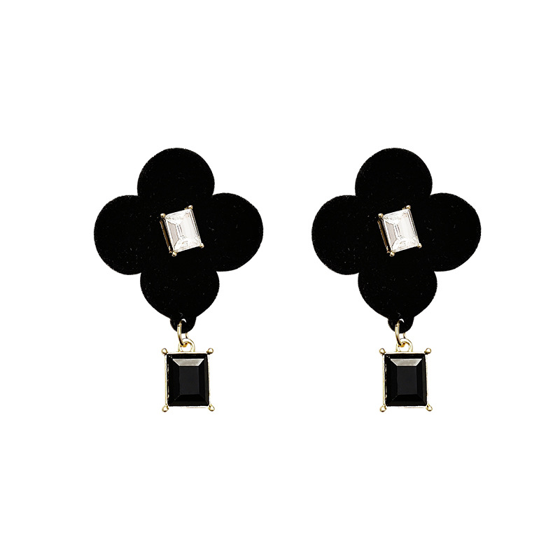 s925 Silver Needle Autumn and Winter plush Flower Earrings for Women, 2025 New style, trendy retro, niche design, stylish stud earrings Item Picture