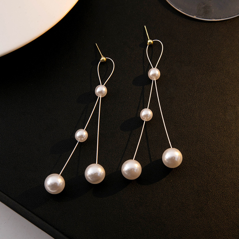 Silver needle high-end, cold style pearl earrings, niche and versatile, long tassel earrings, simple and individual earrings for women Application Scenario