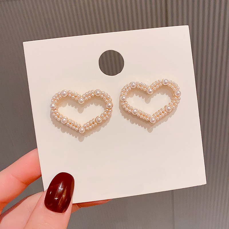 New trendy Baroque heart-shaped pearl earrings, fashionable Korean style, Internet celebrity retro Hong Kong-style stud earrings for women Specification drawing